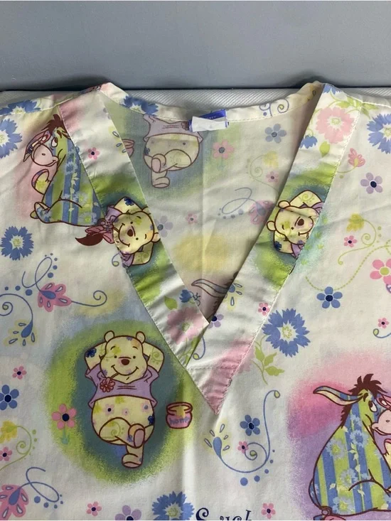 Disney Winnie the Pooh "Such a Lazy Day" V-neck scrub top Women Large Flaw - Picture 6 of 15